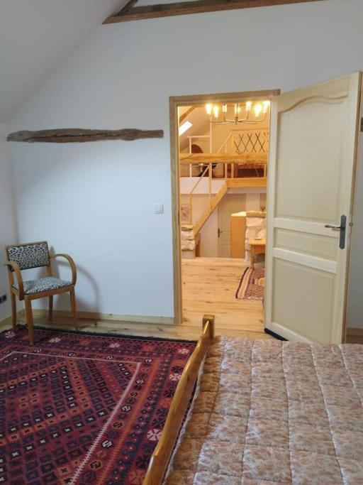 Superbe Appartement Dans Charmant Corps De Ferme Acheres-la-Foret Exterior foto